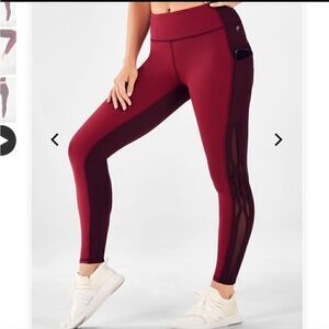 Fabletics Salar Statement Powerhold 7/8 Leggings Size small